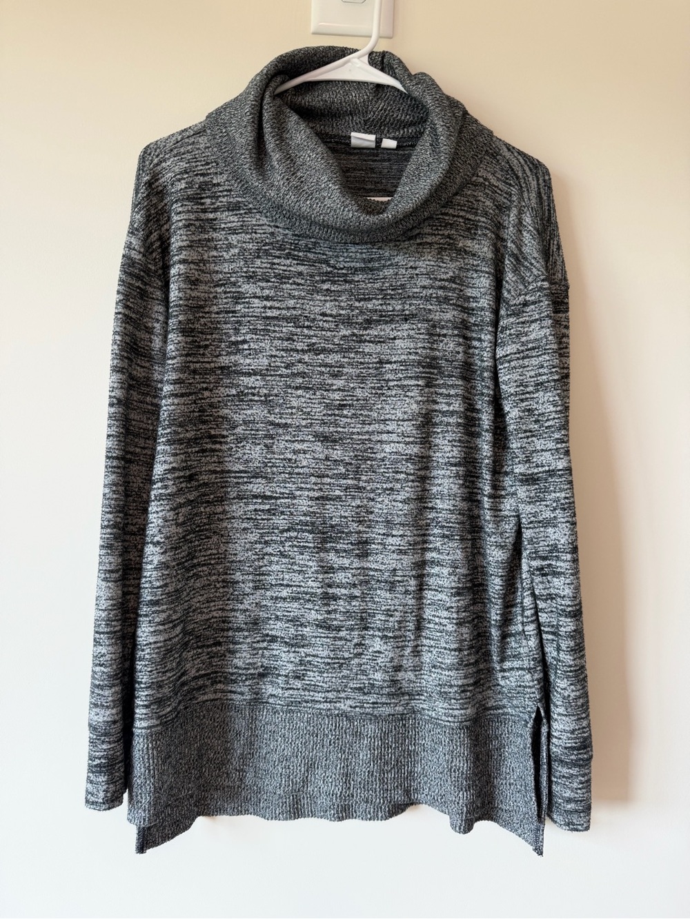 GAP Marled Knit Cowl Neck Sweater Gray Black Space Dye Size M Cozy